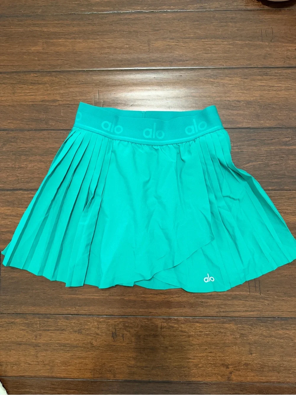 ALO Yoga Green Pleated Athletic Skirt